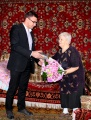 Поздравление жительницы нашего города Александры Артемовны с 90-летним юбилеем